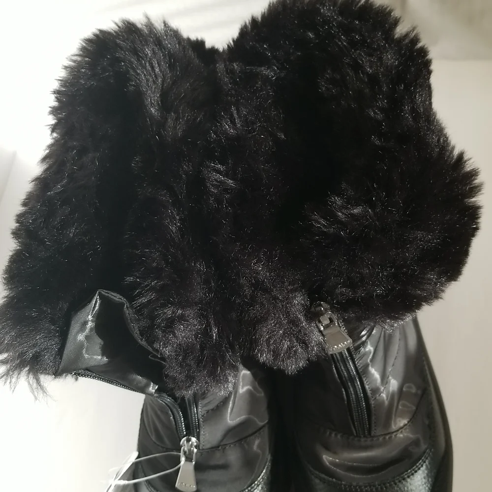 Pajar Canada Temoen Waterproof Faux Fur Lug Sole Boots 8 8.5 Traction Platform